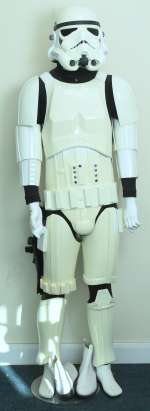 Stormtrooper-Costumes.com Star Wars full Stormtrooper Costume with blaster, boots on mannequin. Good | misc / divers