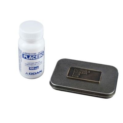 PACIFIC RIM (2013) - Lot #343 : Marshal Stacker Pentecost‘s (Idris Elba) Metharocin Tin and Pills with Replacement Bottle