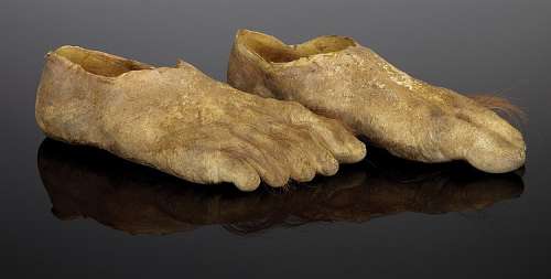 Lot 1821 - Sean Astin "Samwise" Hobbit feet from The Lord of the Rings: Return of the King.