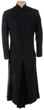 Lot 1472 - Keanu Reeves ‘Neo‘ Cassock fighting coat from The Matrix: Reloaded and The Matrix: Revolutions.