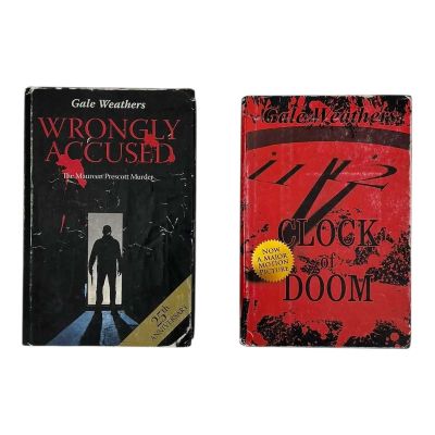 Scream VI Gale Weathers (Courteney Cox) Screen Used Clock Of Doom Book Cover & Wrongly Accused Book Cover | VIP Fan Auctions