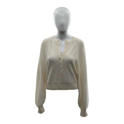 Lot 131: Crime 101 Maya Screen Worn Sweater Ch 5 Sc 155 | VIP Fan Auctions