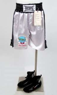 Lot 219 - Southpaw Billy Hope (Jake Gyllenhaal) Movie Costumes