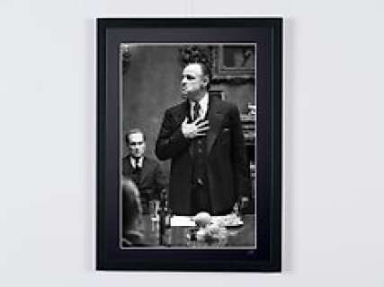 The Godfather - Marlon Brando As "Don Vito Corleone" | The Godfather - Marlon Brando as "Don Vito Corleone" - Photographie, Luxury Wooden Framed 70X50 cm - Limited Edition Nr 02 of 30 - Serial ID 20539-2 | Catawiki