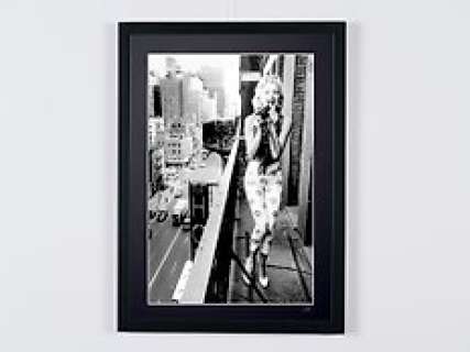 Marilyn Monroe - Nyc 1955 | Marilyn Monroe - NYC 1955 - Photographie, Luxury Wooden Framed 70X50 cm - Limited Edition Nr 04 of 30 - Serial ID 20209 - - Original Certificate (COA), Hologram Logo Editor and QR Code | Catawiki