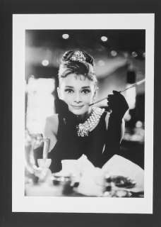 Audrey Hepburn - Collection N°1 - Serie 4 | Audrey Hepburn - Collection n°1 - Serie 4 - On Luxury Black Portfolio, COA numbered - 60X42 CM - 100% NEW - "Cine Arte" COLLECTOR | Catawiki