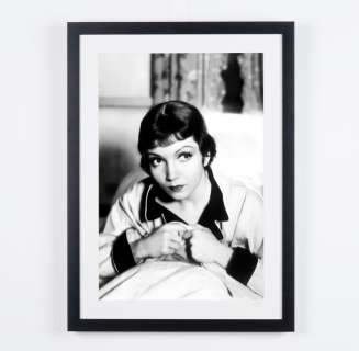 Claudette Colbert ‘It Happened One Night’ (1934) - Academy Awards Oscar 1935 - Claudette Colbert ‘It Happened One Night’ (1934) - Academy Awards Oscar 1935 - Fine Art Photography - Luxury Wooden Framed 70X50 cm - Limited Edition Nr 01 of 30 - Serial ID 17036 - Original Certificate (COA), Hologram Logo Editor and QR Code
