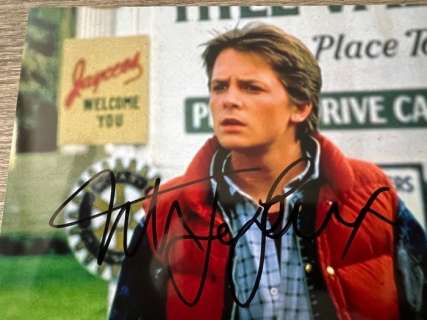 Back to the Future - signed by Michael J. Fox (Marty) - with COA 20x15 | Catawiki