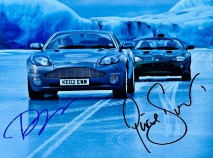 James Bond 007: Die Another Day - double signed by Pierce Brosnan as 007 and Rick Yune as Zao | Catawiki