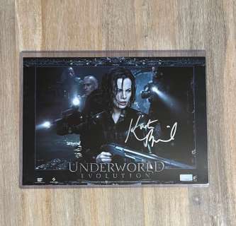 Underworld Evolution - Signed Lobby Card - Kate Beckinsale as Selene - Celebrity Authentics COA | Catawiki