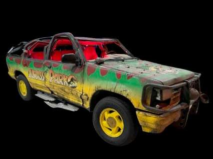 Lot 46 - Jurassic World (2018) Screen Used 1993 Ford Explorer