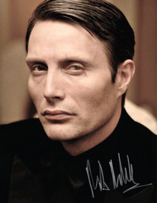 MADS MIKKELSEN Hand Signed 8x10 Photo Handtekening 007 James Bond B’BC COA | Catawiki