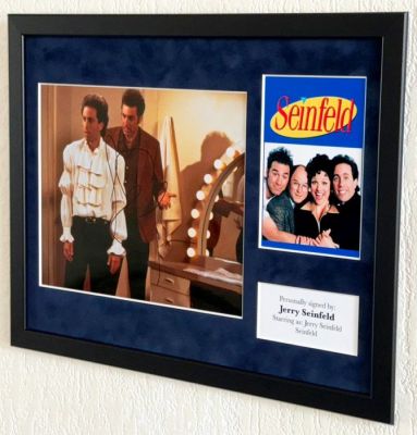 Seinfeld - Jerry Seinfeld Premium Framed, signed + Certificate of Authenticity | Catawiki