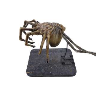AVP: ALIEN VS. PREDATOR (2004) - Lot 19 - Hero Animatronic Facehugger