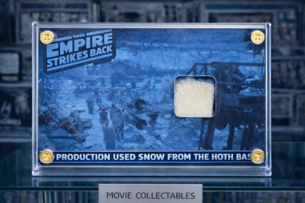 Production Used Hoth Snow – Empire Strikes Back Star Wars Movie Prop + COA | eBay Europe (Buy It Now)