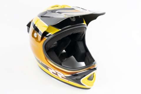Lot 1080 - "CHARLIE‘S ANGELS: FULL THROTTLE" DREW BARRYMORE "DYLAN SANDERS" MOTORBIKE HELMET (WITH DVD)