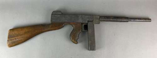 Screen Used Thompson Machine Gun Wood Prop | misc / divers