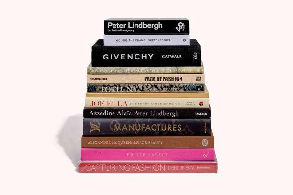 And Just Like That… | Lot #209 - Carrie’s Fashion Books (B) | Julien’s