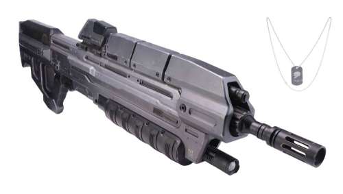 HALO (T.V. SERIES, 2022-PRESENT) - Lot #184 : Master Chief‘s (Pablo Schreiber) MA37 Assault Rifle with Hazel‘s Promotional Dog Tag