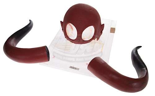 Hellboy - Hellboy’s Horns & Head Appliance (Ron Perlman) | ScreenUsed