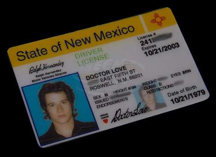 Lot 506 - Roswell (TV) - Michael‘s "Fake" Drivers License (Brendan Fehr)