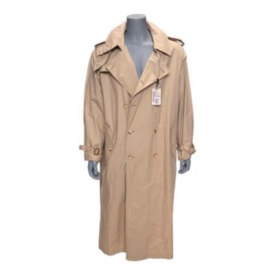 I LOVE TROUBLE (1994) - Lot #290 : Peter Brackett‘s (Nick Nolte) Overcoat and Chicago Chronicle ID
