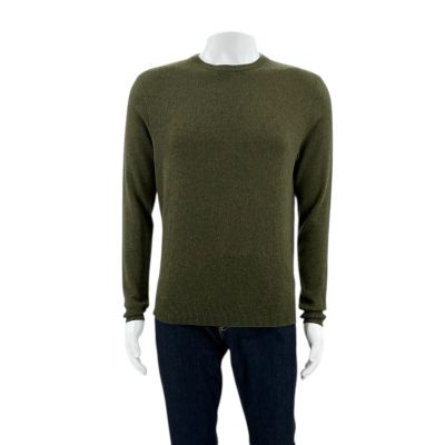 Lot 47: Mythic Quest David Brittlesbee (David Hornsby) Screen Worn Sweater & Jeans Ch 2 Sc Multiple Ep 401 | VIP Fan Auctions