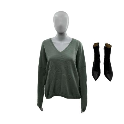 Lot 82: Mother Mary Jade Screen Worn Pullover & Boots Ch 46, 47, 48 Sc Pick Up | VIP Fan Auctions