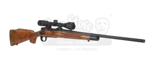 WORLD WAR Z (2013) - Lot 901 - Gerry Lane‘s (Brad Pitt) Stunt Hunting Rifle