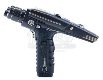 Star Trek: Discovery | Star Trek: Discovery/Star Trek: Short Treks - Hero Light-Up Starfleet Type II Hand Phaser | Propstore