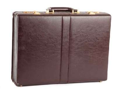 LOST - Lot 149 - Sawyer‘s briefcase with fake oil report for oil scam
