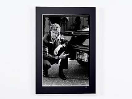 Knight Rider - Classic TV - David Hasselhoff As Michael Knight | Knight Rider - Classic TV - David Hasselhoff as Michael Knight - Fine Art Photography - Luxury Wooden Framed 70X50 cm - Limited Edition Nr 01 of 30 - Serial ID 16841 - Original Certificate (COA), Hologram Logo Editor and QR Code | Catawiki