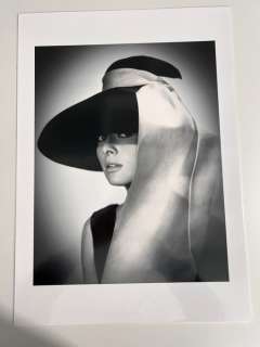 Audrey Hepburn - 1961 | Audrey Hepburn - 1961 - Fine Art Photographie - XL 60x42 cm - Limited Edition Nr 02 of 50 - Serial ML106 - New items - MOVIES LEGENDS | Catawiki