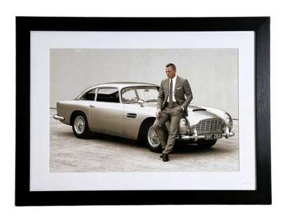 James Bond 007: Skyfall | James Bond 007: Skyfall - Daniel Craig as 007 with Aston Martin | Catawiki