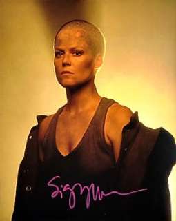 Sigourney Weaver (Ellen Ripley) - Authentic Signed Photo From “Alien3” - Autograph with Coa | Sigourney Weaver (Ellen Ripley) - Authentic Signed Photo from “Alien3” - Autograph with COA | Catawiki