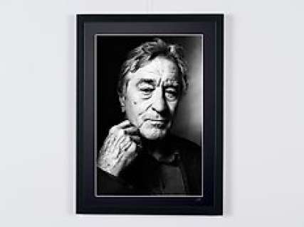 Robert Deniro - Portrait | Robert DeNiro - Portrait - Fine Art Photography - Luxury Wooden Framed 70X50 cm - Limited Edition Nr 01 of 30 - Serial ID 20145 - - Original Certificate (COA), Hologram Logo Editor and QR Code | Catawiki