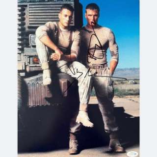 Universal Soldier - Signed by Jean-Claude Van Damme (Luc) and Dolph Lundgren (Andrew) | Catawiki