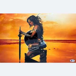Wonder Woman - Signed by Gal Gadot (Wonder Woman) | Catawiki