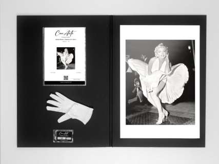 Marilyn Monroe Iconics- Collection n°2 - Serie 4 - On Luxury Black Portfolio, COA numbered - 60X42 CM - "Cine Arte" COLLECTOR | Catawiki