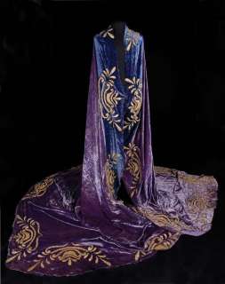 Lot 250 - Peter Ustinov silk robe and mantle from Quo Vadis