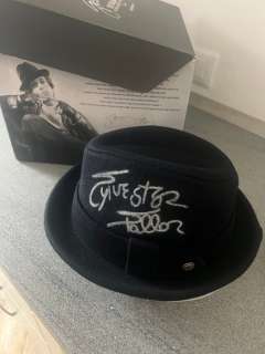 Rocky, Sylvester Stallone (Rocky Balboa) - Official Licensed Fedora Replica, signed with COA - No Reserve! | Catawiki