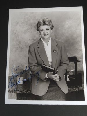 Murder, She Wrote - Signed by Angela Lansbury (+) with Letter of Authenticity - Photo, Autograph | Catawiki