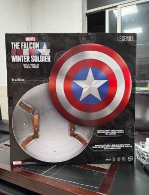 The Falcon and the Winter Soldier - Hasbro, Marvel - - Movie prop 24 in / 60 cm Captain America shield replica in original box; adjustable straps; age 18+; includes | Catawiki
