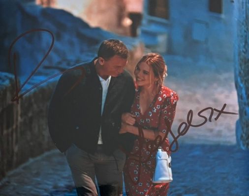 Daniel Craig and Lea Seydoux - James Bond No Time To Die — Double signed still by Daniel Craig and Lea Seydoux - With COA