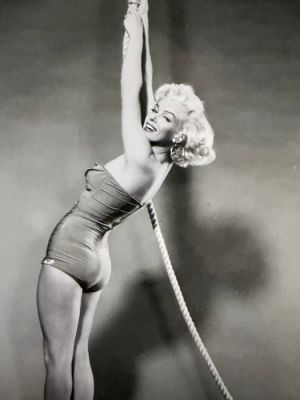 Marilyn Monroe - MARILYN MONROE - POSE 1960 | Catawiki