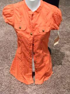 Big Bang Theory Kaley Cuoco’s peach top worn on screen in an unidentified episode | Piece of the Past