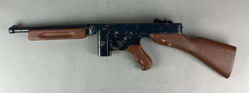 Screen Used Tommy Gun Wood Prop | misc / divers