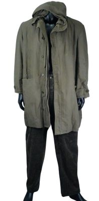 Lot 58 - Anthony Hopkins "The Edge" (1997) 2-Piece Costume | GWS Auctions