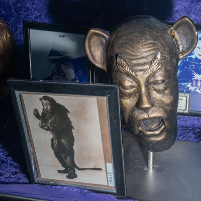 Lot 1096 - Bert Lahr Life Mask for The Wizard of Oz | misc / divers