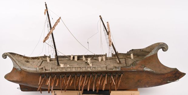 Lot 180 - 1925 BEN HUR MOVIE PROP SCREED USED SHIP | Other auctions